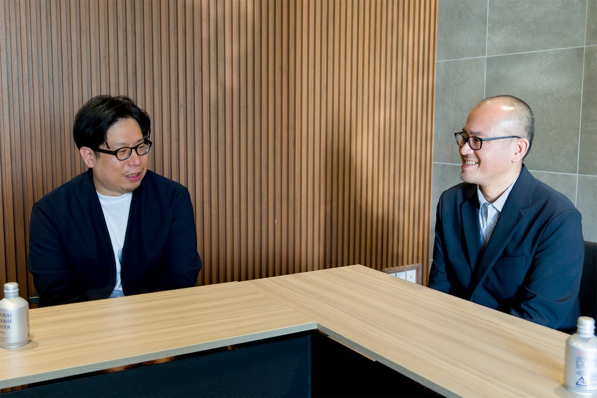 左から坂野聡、長田英将。