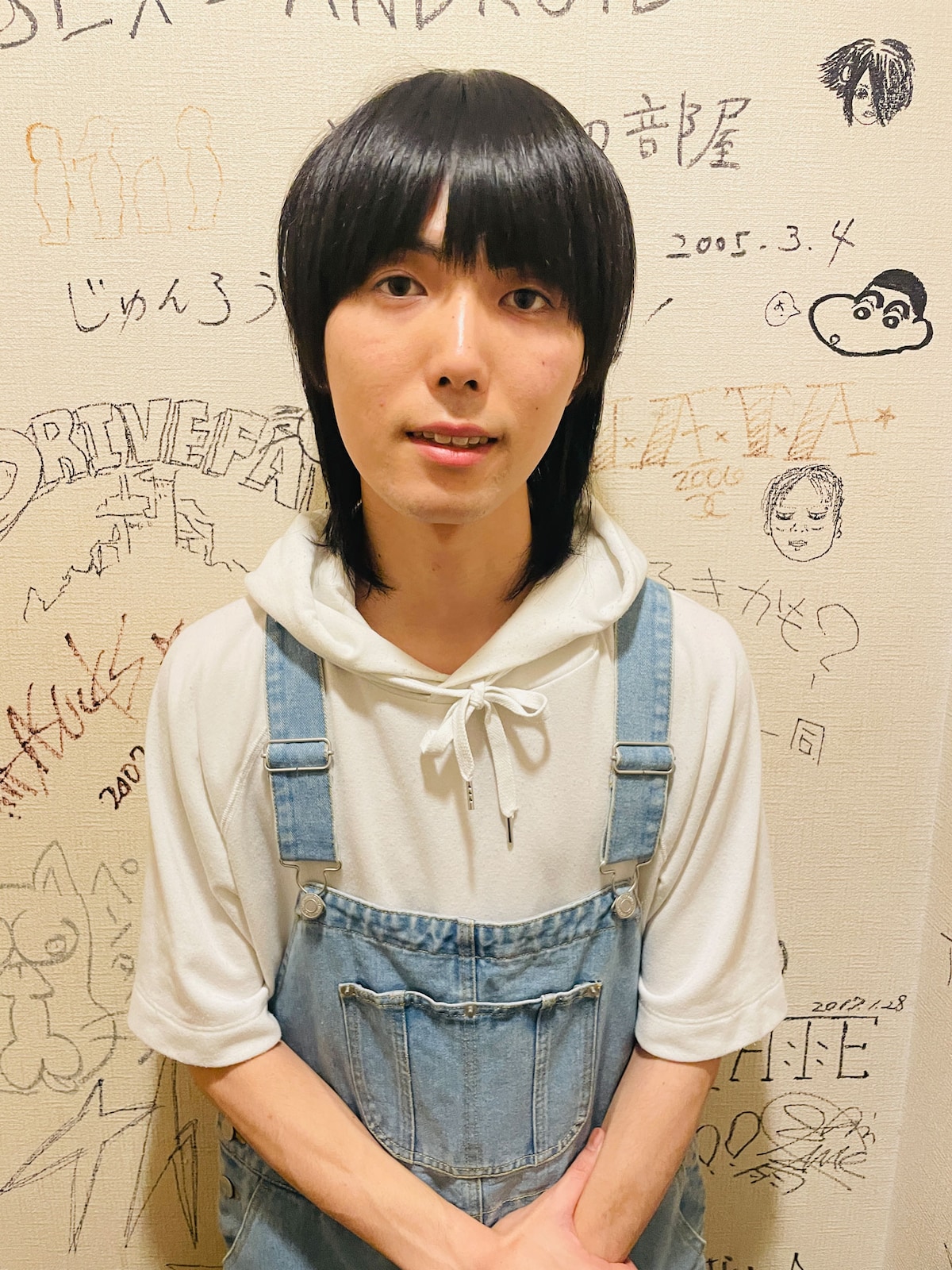 ユウノスケ（B）。ワンマンツアー「結成15周年ツアー『聖なる交差点』」11月8日の埼玉・HEAVEN'S ROCK さいたま新都心 VJ-3公演の楽屋にて撮影（所属事務所提供）。