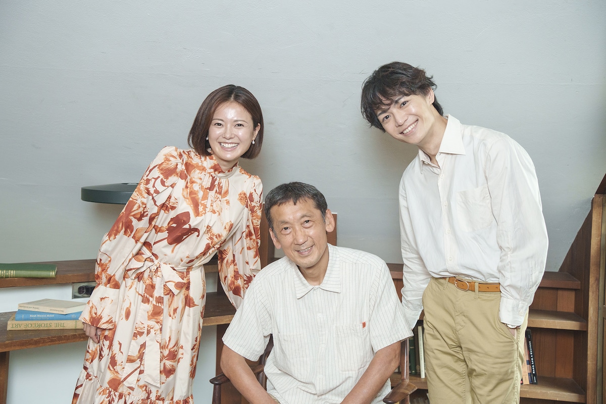 左から清水由紀、成井豊、溝口琢矢。