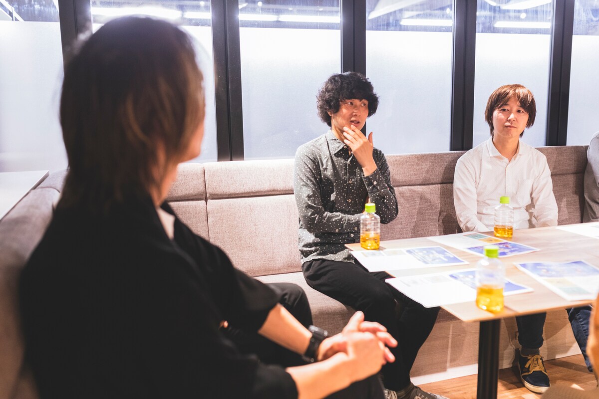 座談会の様子。