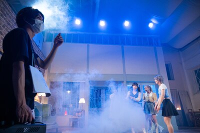 スモークの量に戸惑う神宿。