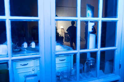 羽島めい＆塩見きらツーショット撮影準備中のスタジオ内。