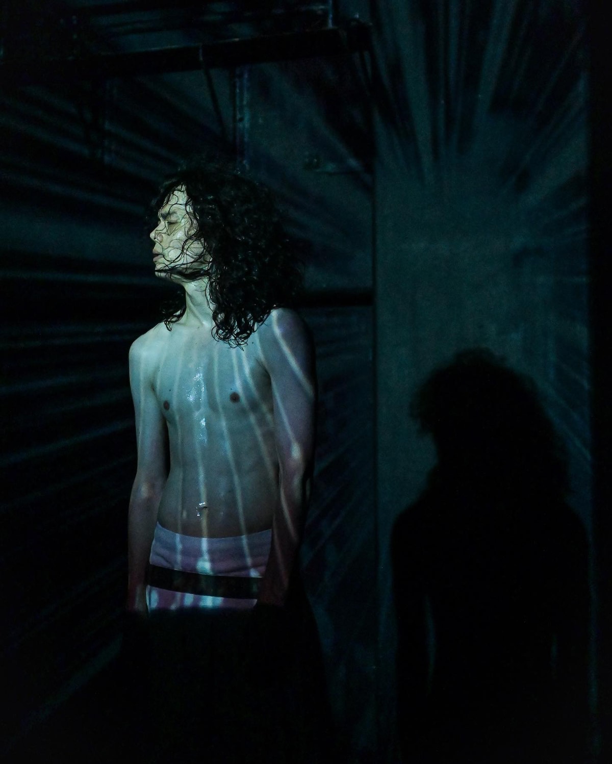 神田初音ファレル「懺肉祭」より。©︎マコトオカザキ