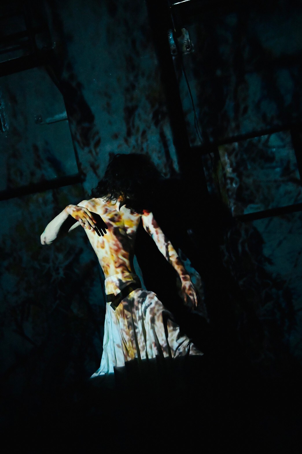 神田初音ファレル「懺肉祭」より。©︎マコトオカザキ