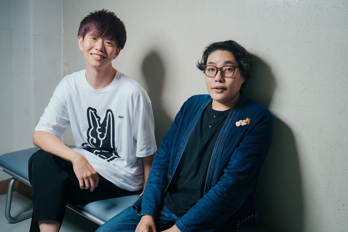 左から杉原邦生、木ノ下裕一。