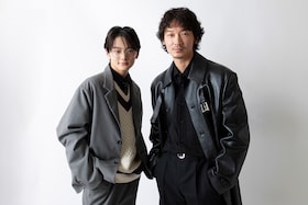 トータル回数は“100「紅」”？綾野剛＆齋藤潤が敬意と感謝で育んだ「カラオケ行こ！」語る