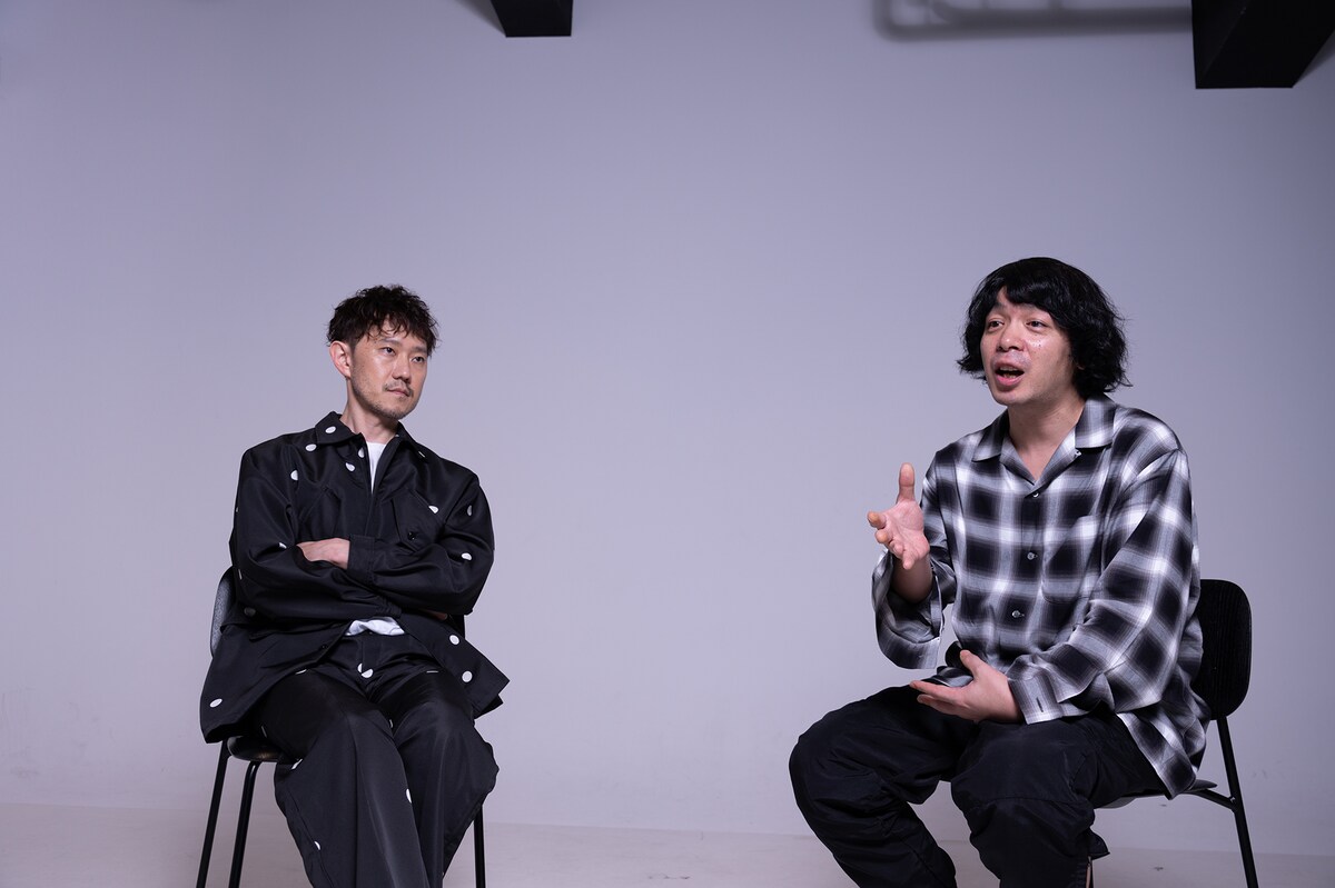 左から蔦谷好位置、峯田和伸。