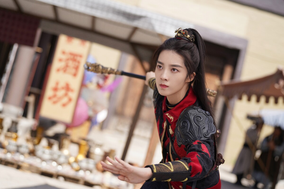 ワン・ポン演じる洛昭言（らくしょうげん）。