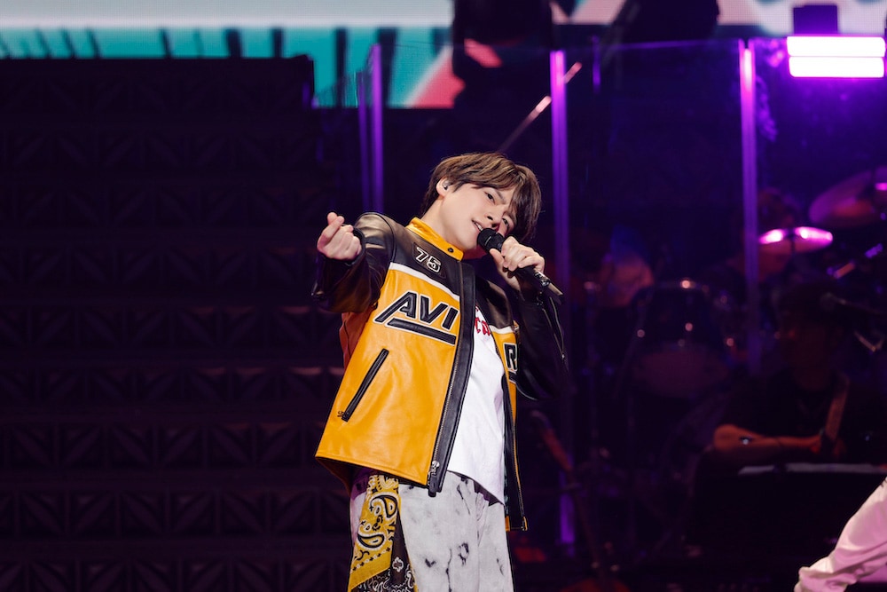 「KING SUPER LIVE 2024」での内田雄馬のライブの様子。