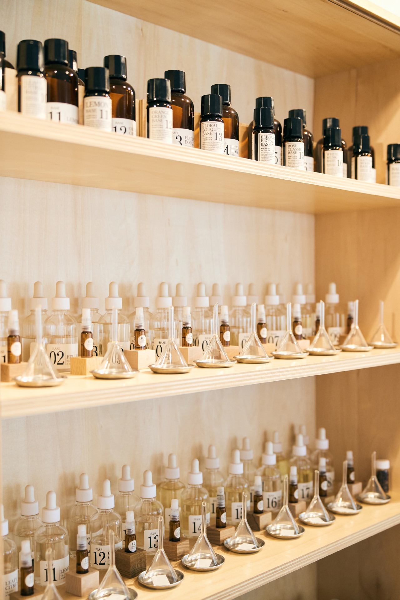 小林千晃、31歳。金熊香水で“今の声”を形に。1時間20分もの試行錯誤を