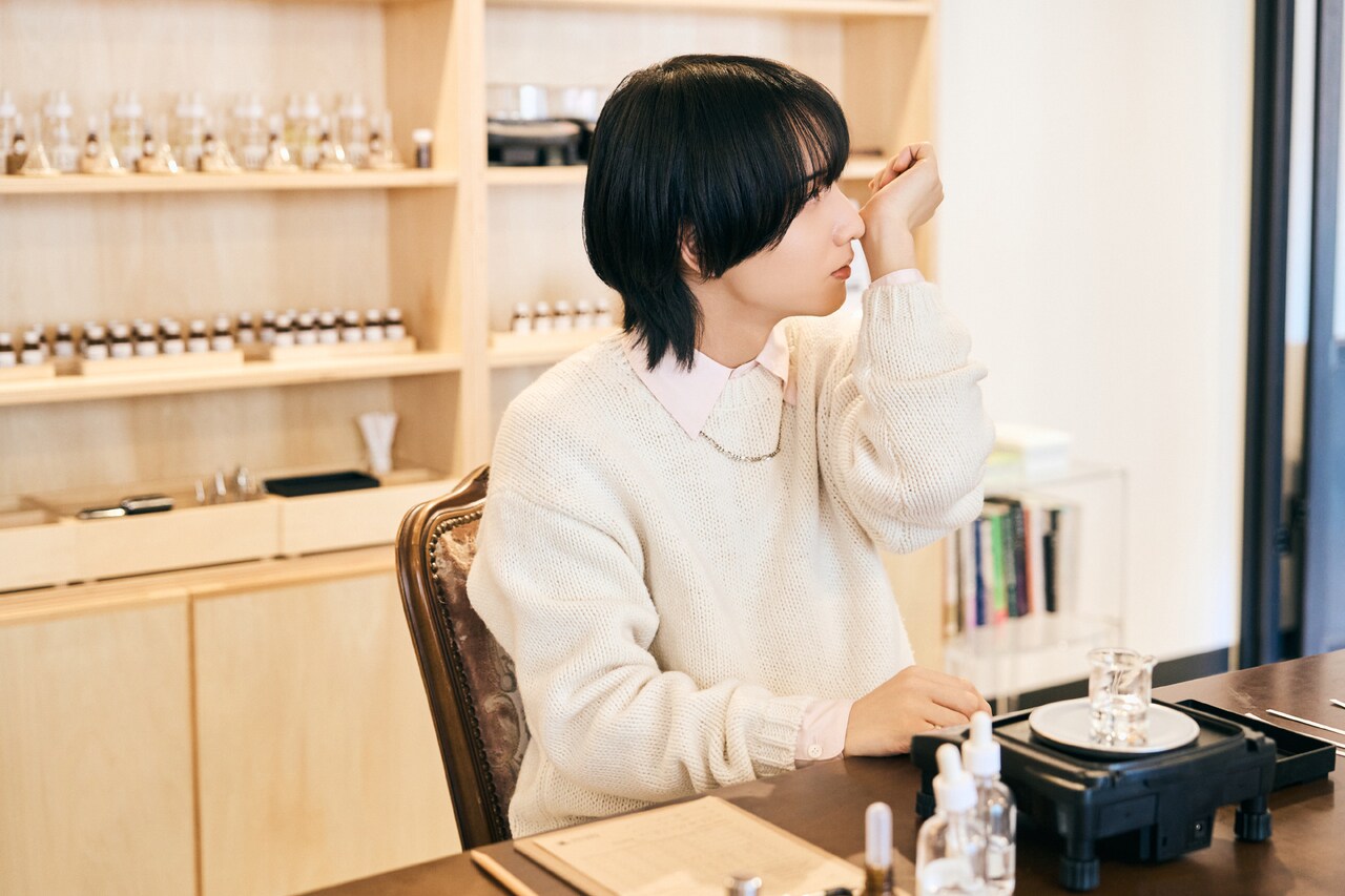 小林千晃、31歳。金熊香水で“今の声”を形に。1時間20分もの試行錯誤を