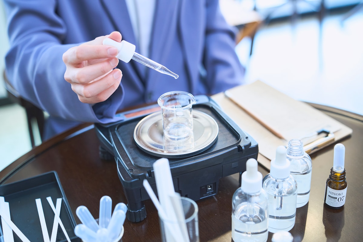 調香体験中の様子。