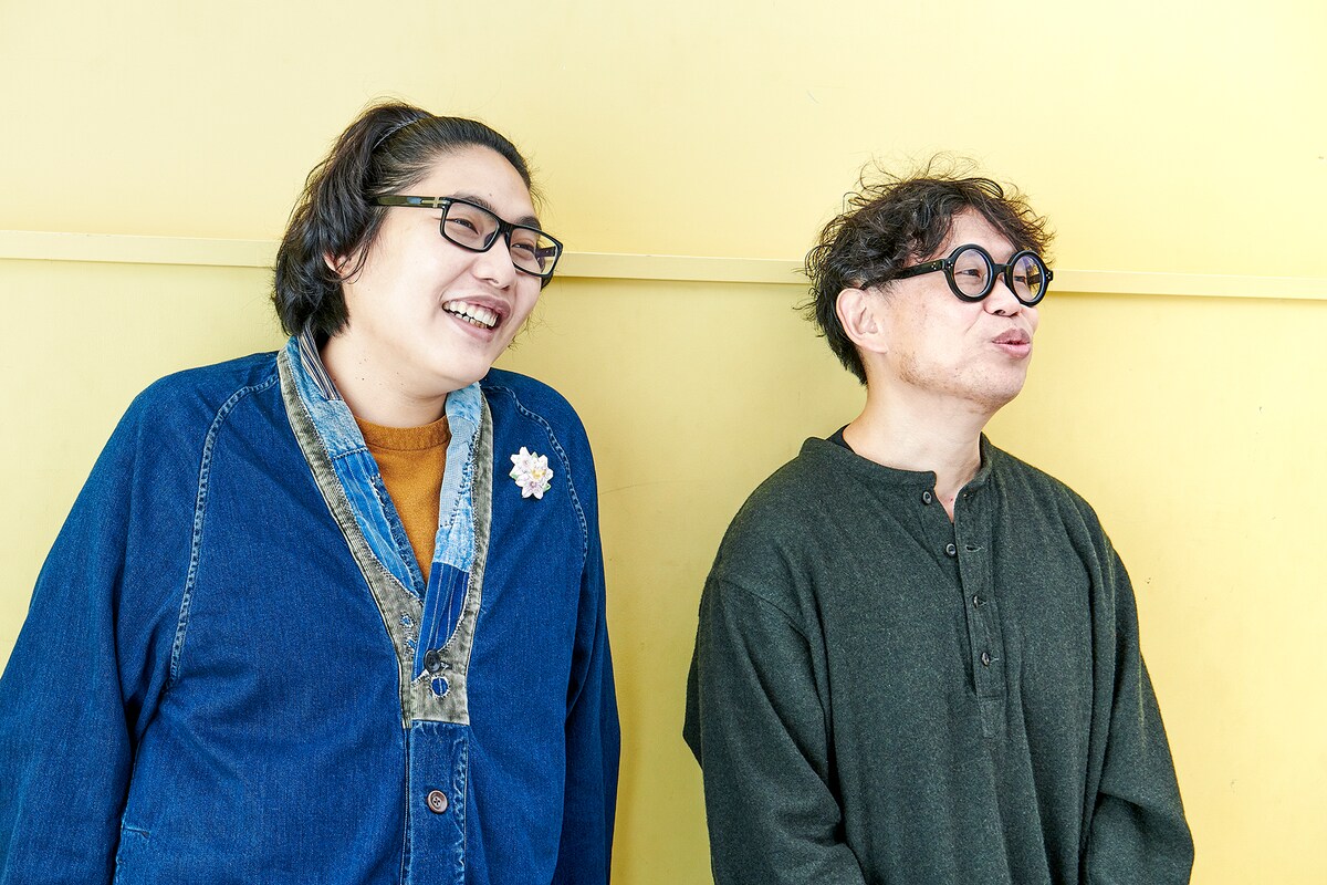 左から木ノ下裕一、岡田利規。