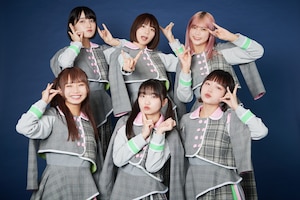 WACKから“王道アイドル”KiSS KiSSデビュー！メンバー＆渡辺淳之介による「FiRST ALBUM」放談