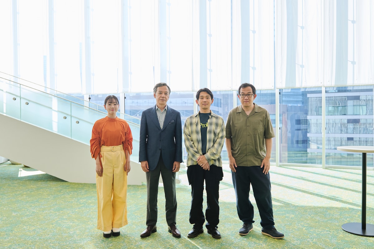 左から藤谷理子、板尾創路、岡田義徳、上田誠。