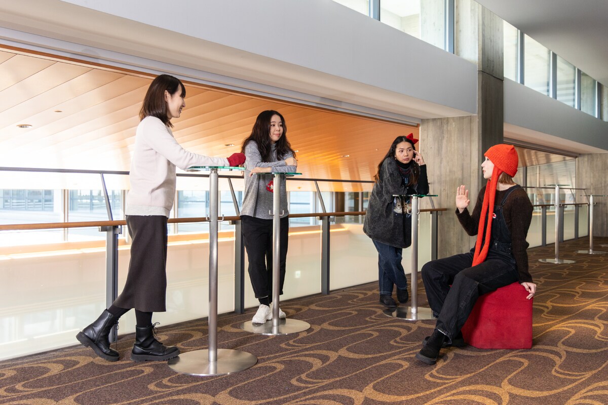 左から永山由里恵、ソン・スヨン、バーディ・ウォン・チンヤン、市原佐都子。