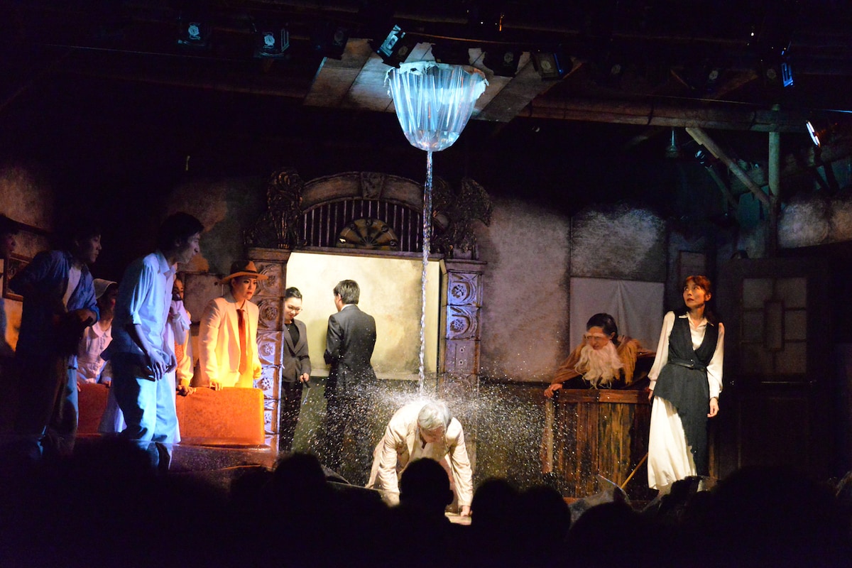 唐組の過去公演より。