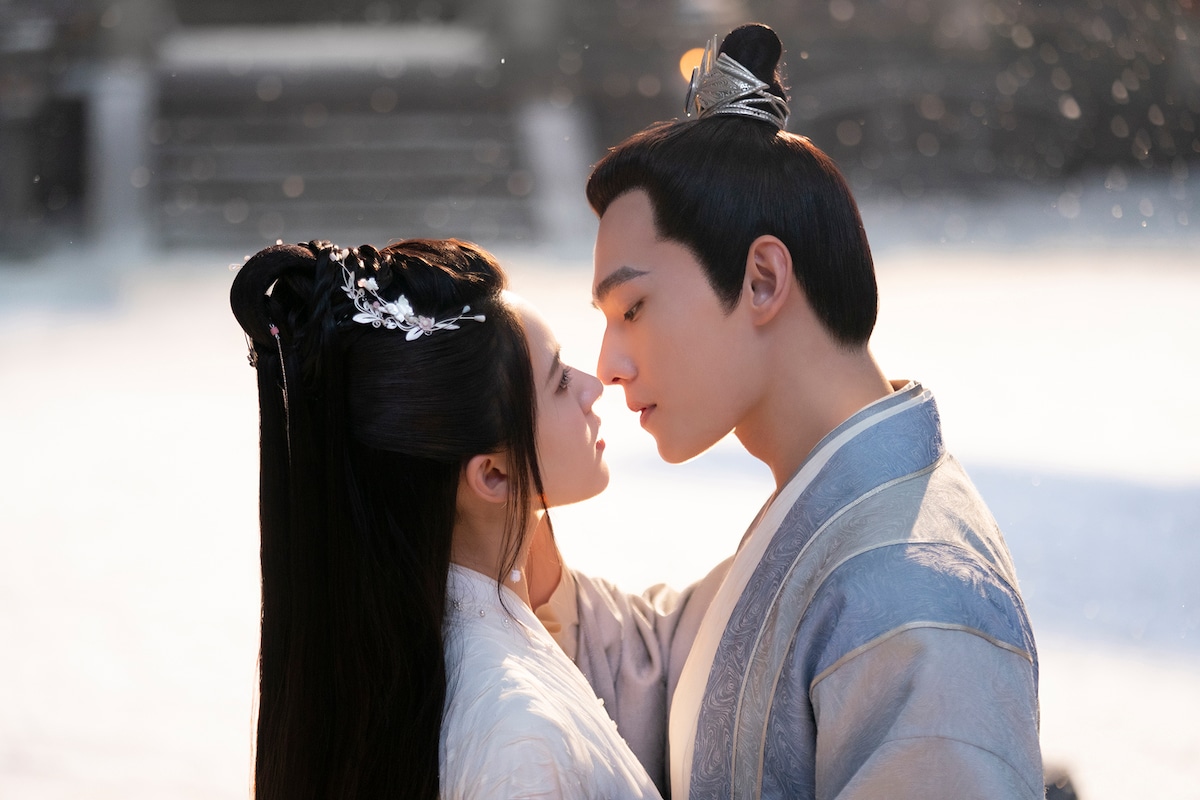 「黒豊と白夕～天下を守る恋人たち～」より、左からチャオ・ルースー（趙露思）演じる白風夕、ヤン・ヤン（楊洋）演じる黒豊息 / 豊蘭息。