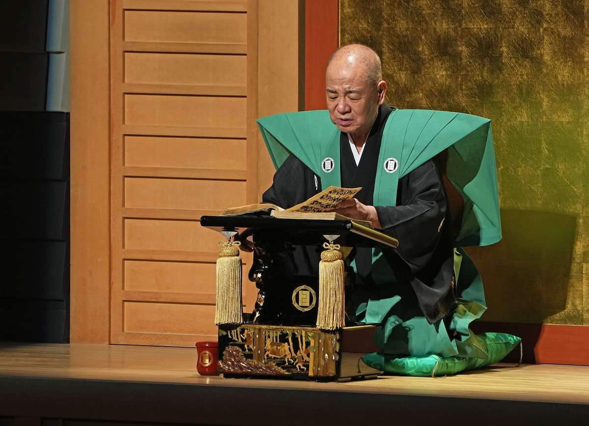 2024年4月上演の「令和6年4月文楽公演」より、豊竹若太夫。（提供：国立文楽劇場）