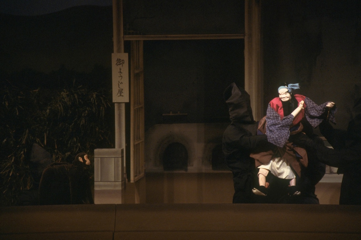 1988年9月上演の「ひらかな盛衰記」より「楊枝屋の段」。（提供：国立劇場）