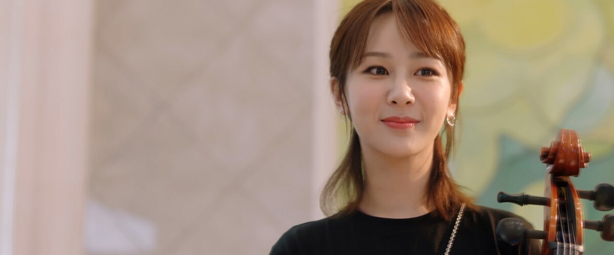 リン・ジーシアオ役のヤン・ズー。