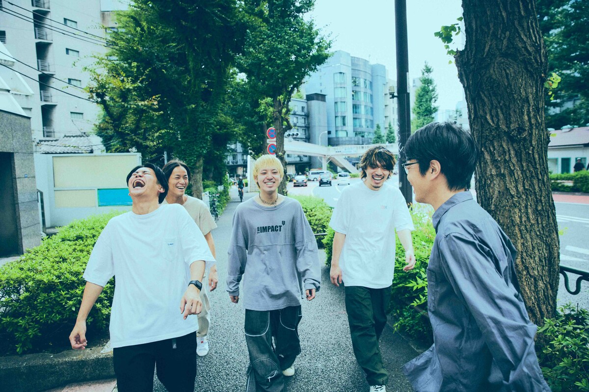 KOTORIと岸田繁（くるり）。