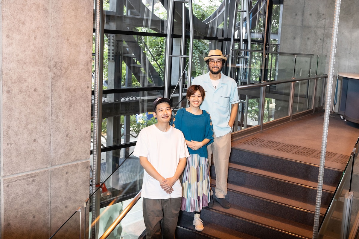 左からピンク地底人3号、山口文子、ウォーリー木下。