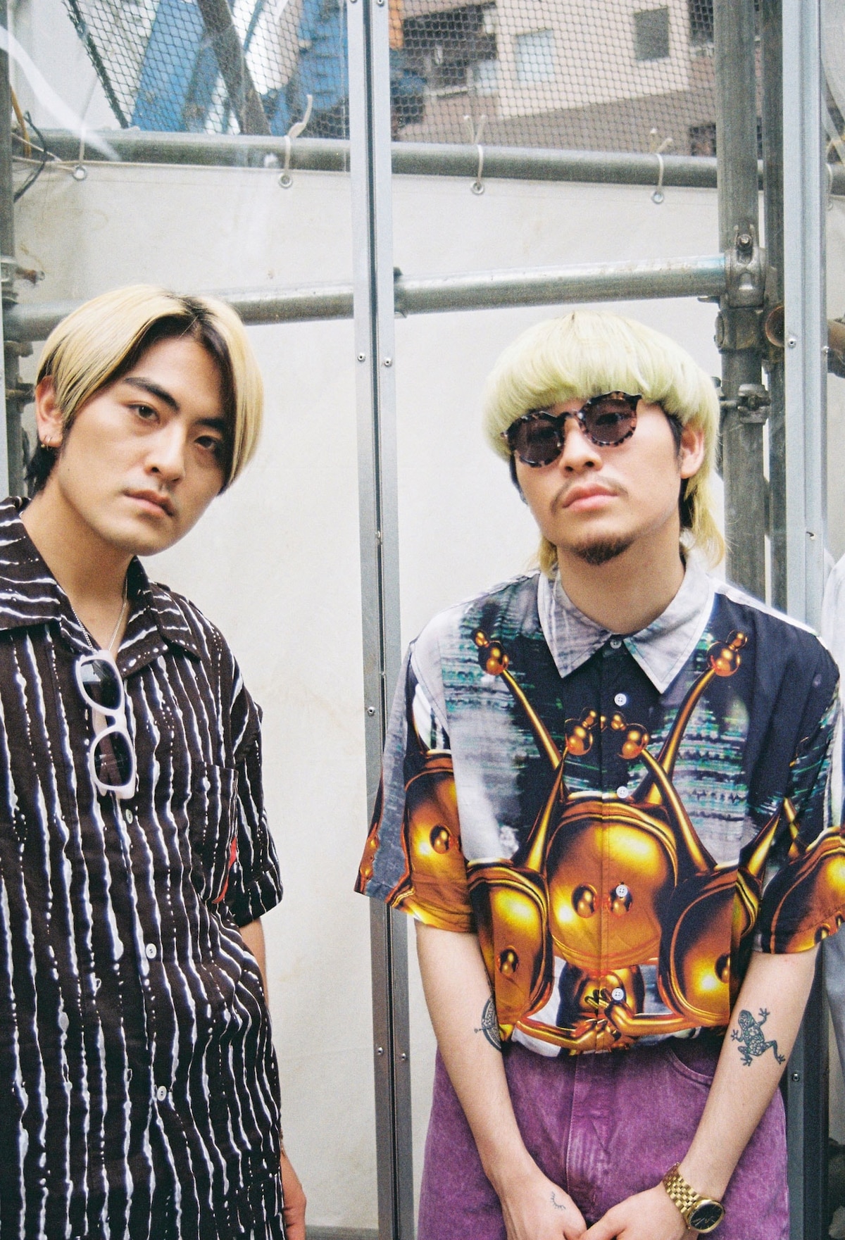 左から千葉大樹（Key）、内田怜央（Vo）。