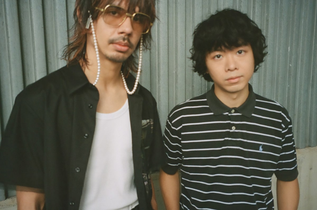 左からオカモトショウ（OKAMOTO'S / Vo）、オカモトコウキ（OKAMOTO'S / G）。