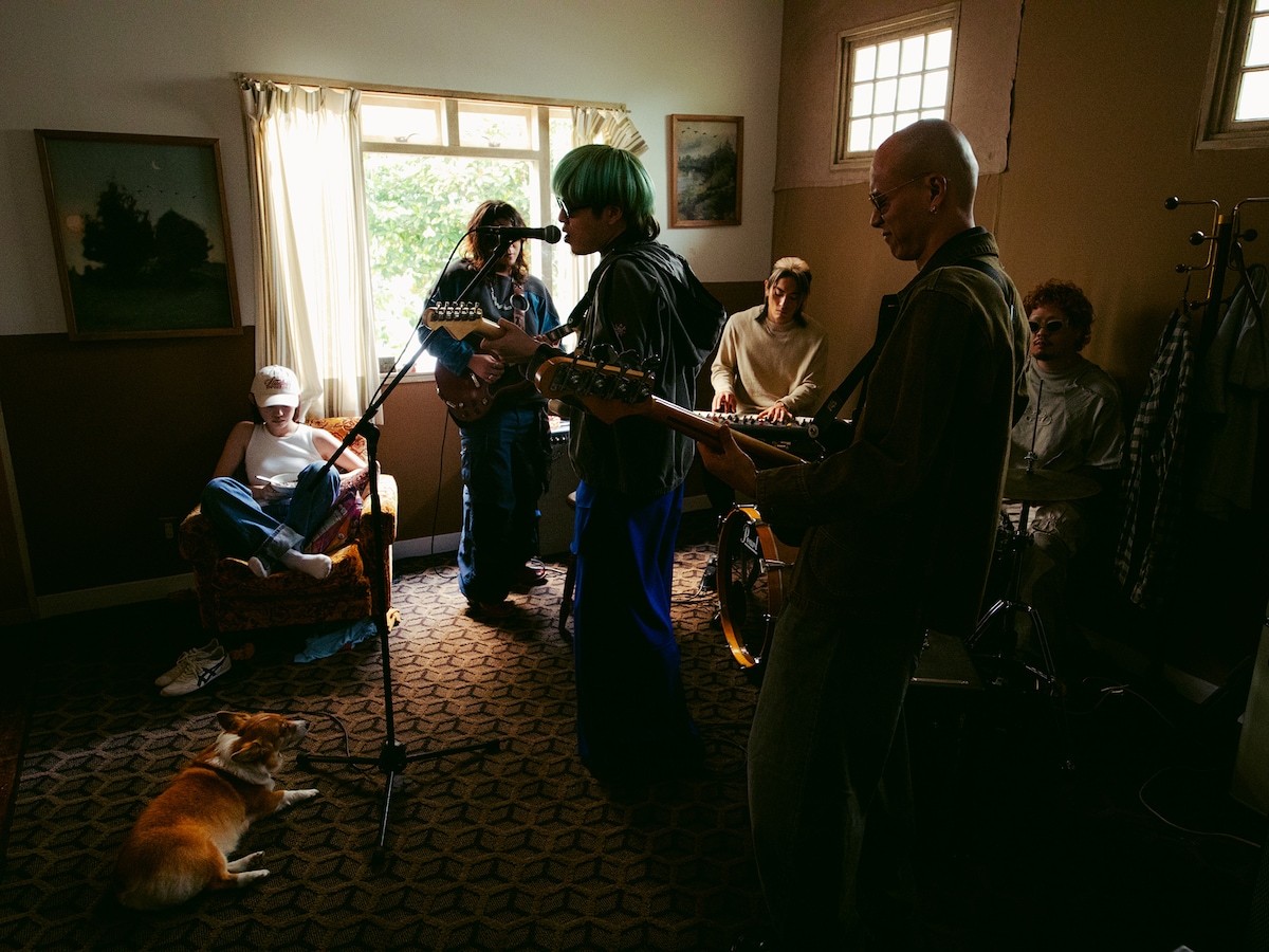 Kroi「Jewel」MV撮影時の様子。