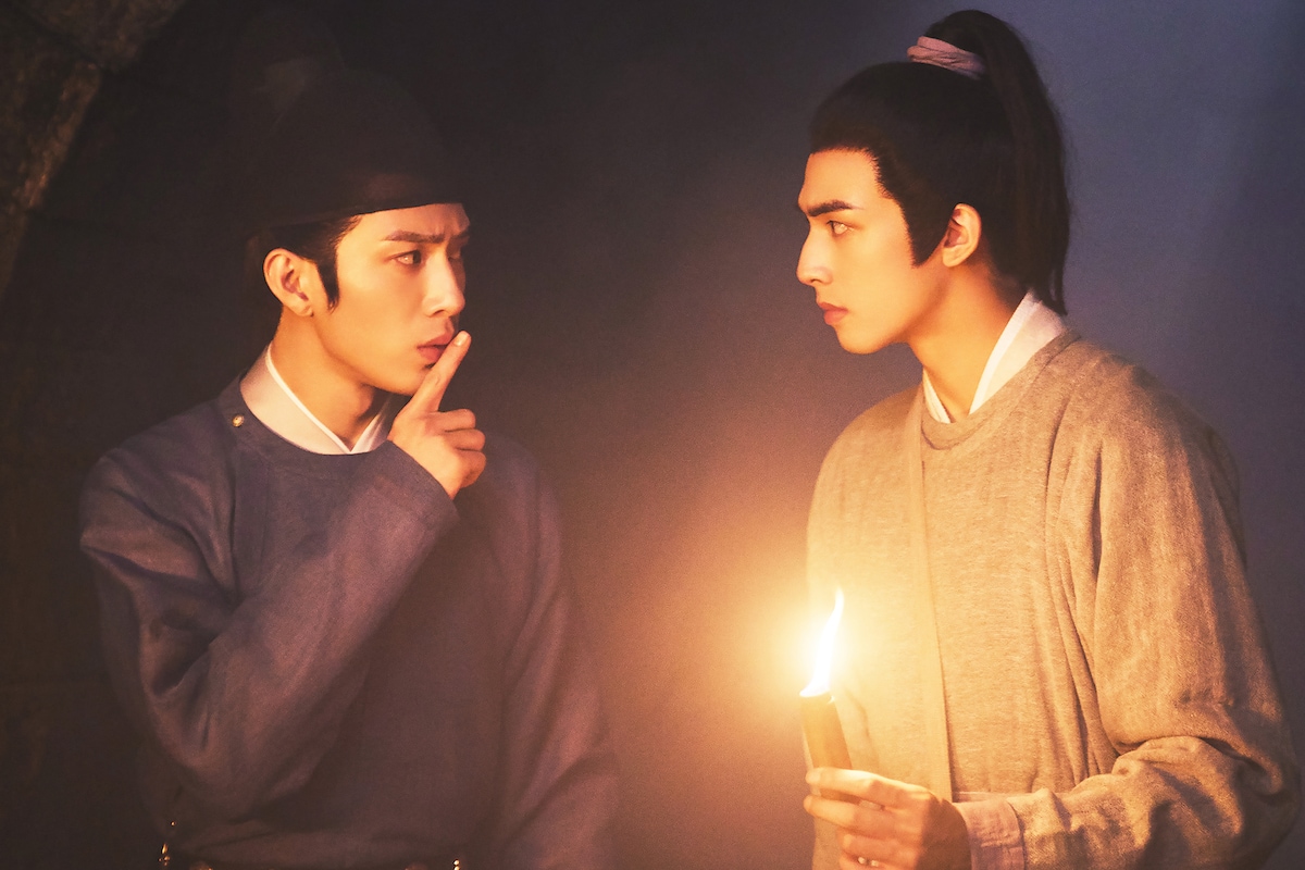 中国ドラマ「君子盟」より、左からジン・ボーラン演じる蘭珏(らんかく)、ソン・ウェイロン演じる張屏(ちょうへい)。