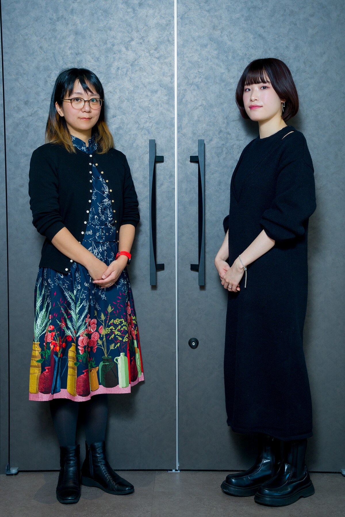 左からウラモトユウコ、沖垣ひかり。