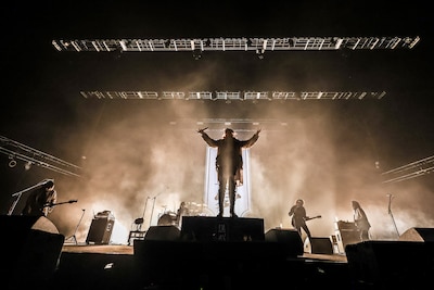 「CORKSCREW A GO GO! SAINT MX XXXX XXXX」東京ガーデンシアター公演の様子。