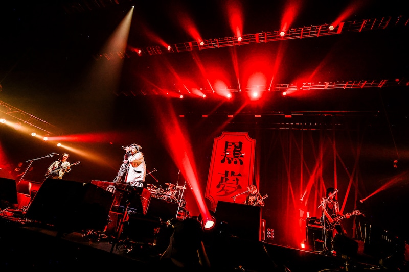 「CORKSCREW A GO GO! SAINT MX XXXX XXXX」東京ガーデンシアター公演の様子。