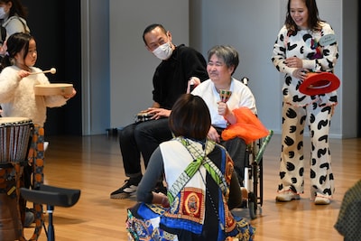 「打楽器セッション」の様子。