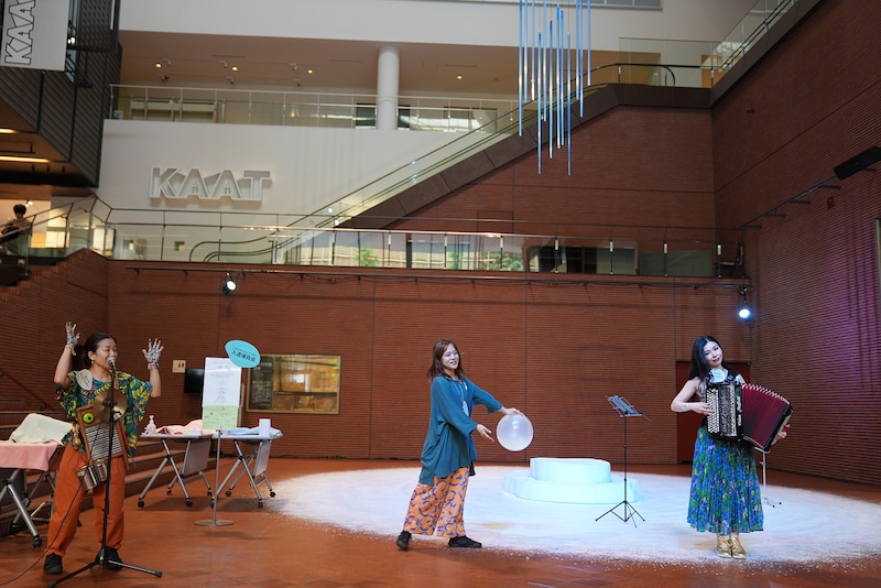 KAATフレンドシッププログラム「KAATマルシェ」内で行われたワークショップの様子。