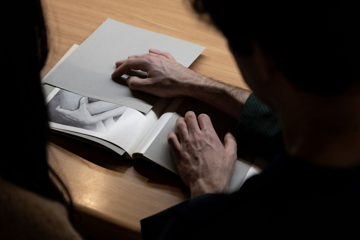 アダム・キナー & クリストファー・ウィレス「MANUAL」ビジュアル（撮影：吉本和樹、提供：京都市立芸術大学）