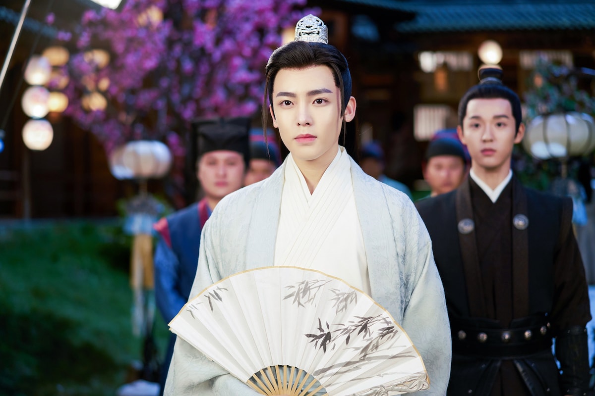 「夢織姫～秘密の貴公子に恋をして～」より、ホウ・ミンハオ演じる容瑕（ようか）。