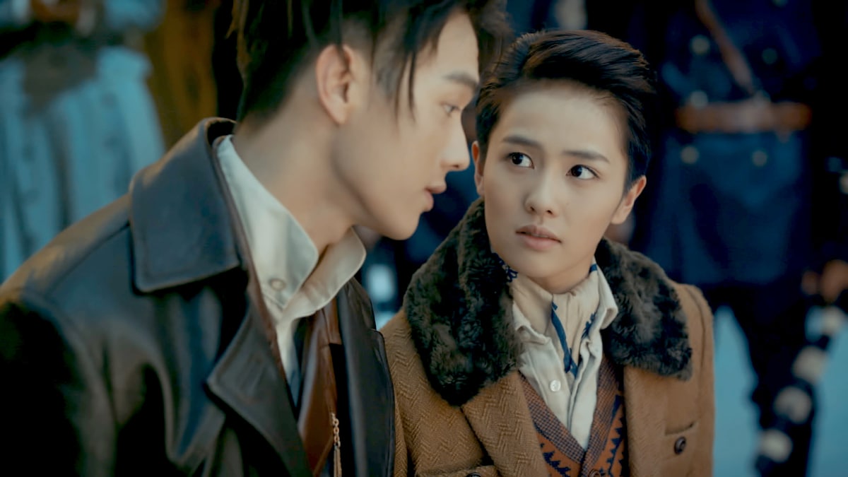 「烈火士官学校 ～ステキ男子とイケメン女子」より、シュー・カイ演じる顧燕幀（左）と、バイ・ルー演じる謝襄 / 謝良辰（右）。