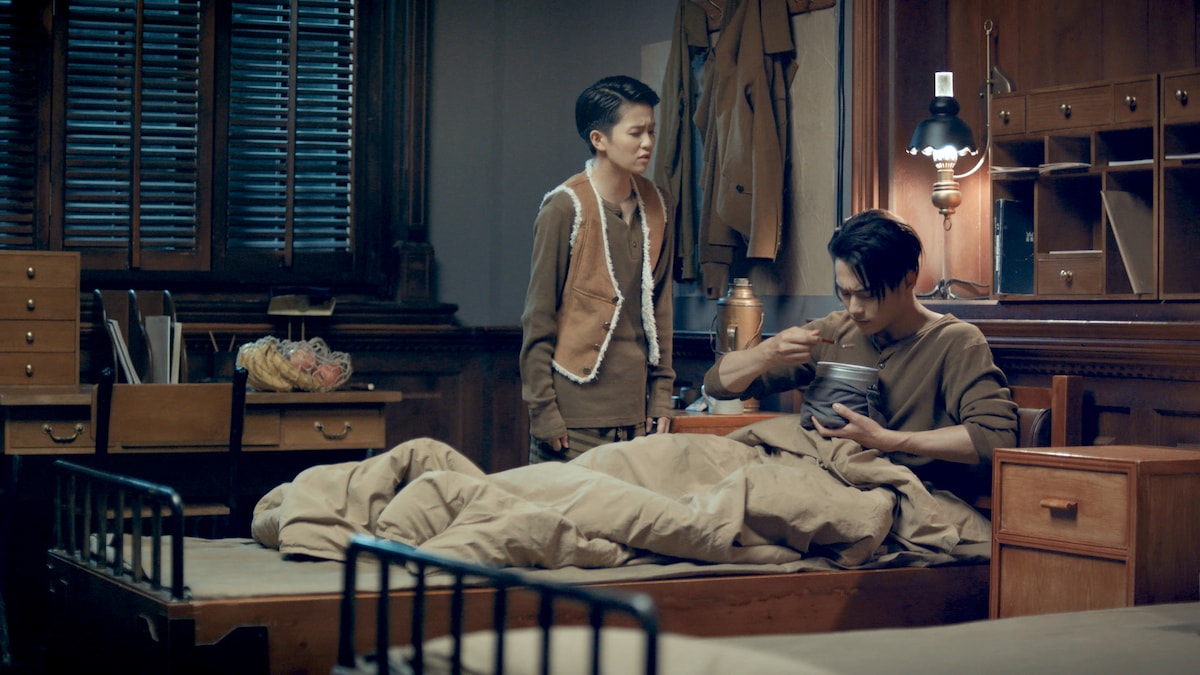 「烈火士官学校 ～ステキ男子とイケメン女子」より、シュー・カイ演じる顧燕幀（右）と、バイ・ルー演じる謝襄 / 謝良辰（左）。