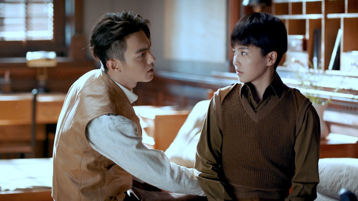 「烈火士官学校 ～ステキ男子とイケメン女子」より、シュー・カイ演じる顧燕幀（左）と、バイ・ルー演じる謝襄 / 謝良辰（右）。