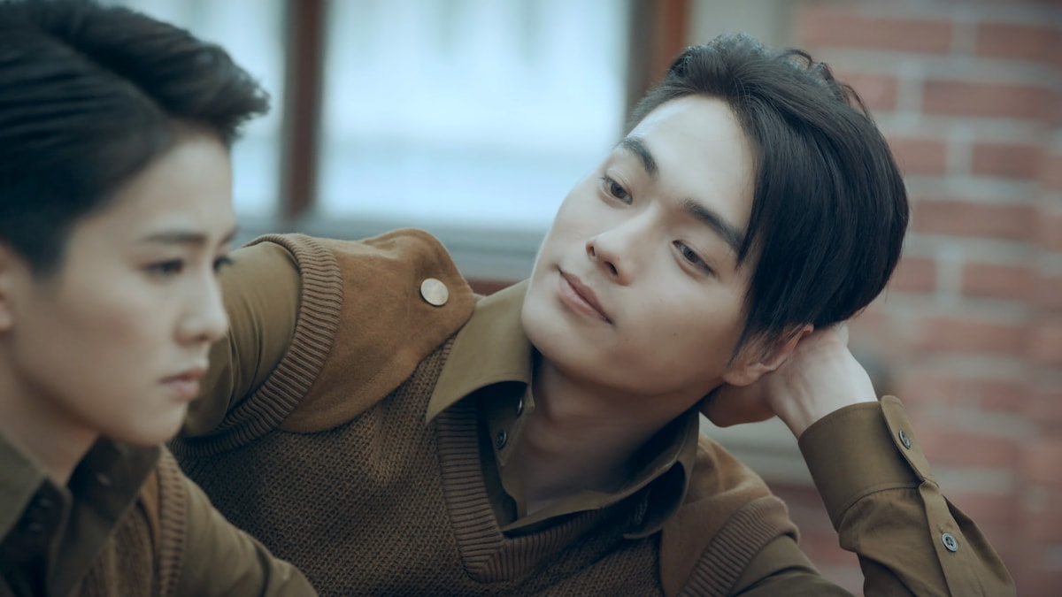 「烈火士官学校 ～ステキ男子とイケメン女子」より、シュー・カイ演じる顧燕幀（右）と、バイ・ルー演じる謝襄 / 謝良辰（左）。