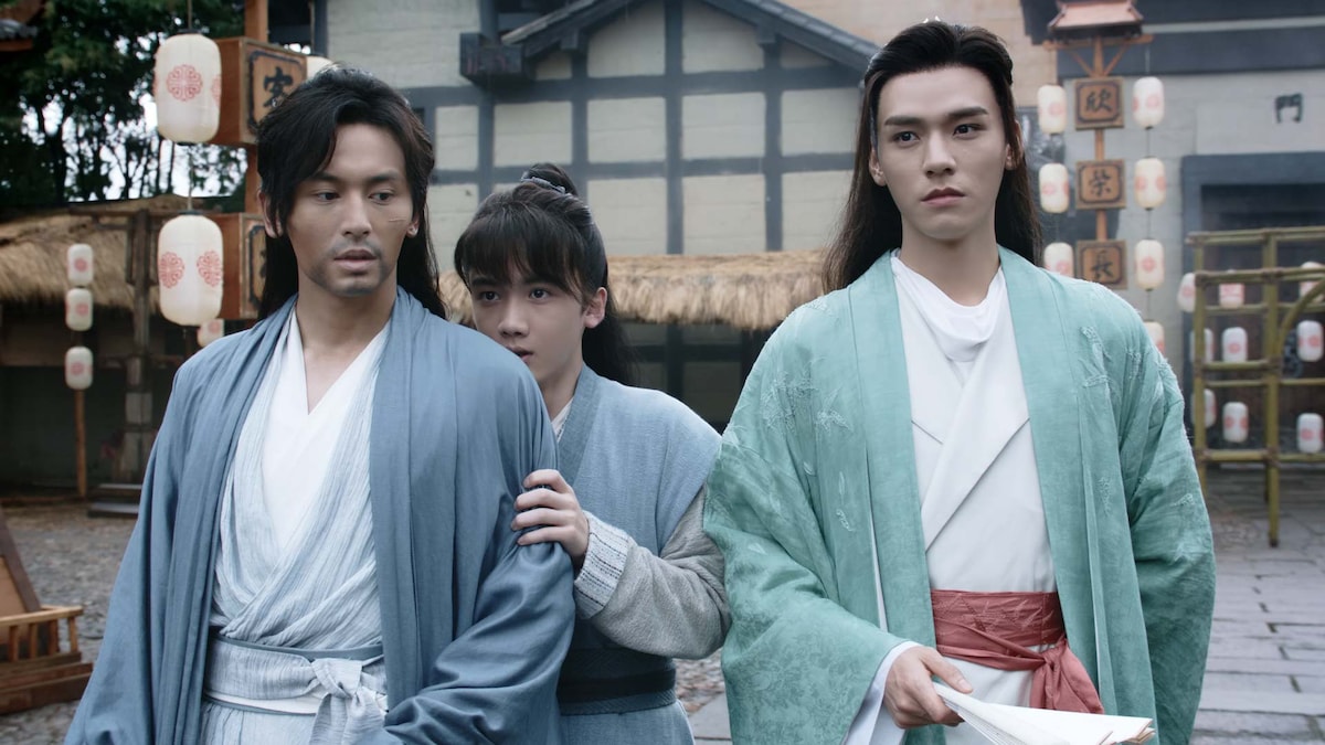左からチャン・ジャーハン演じる周子舒、スン・シールン演じる張成嶺、ゴン・ジュン演じる温客行。
