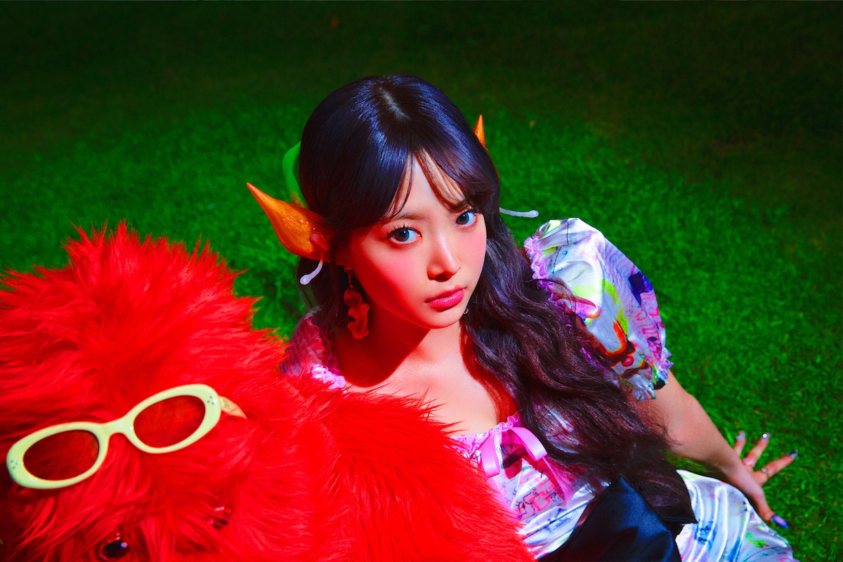 HONG EUNCHAE (P)&(C) SOURCE MUSIC