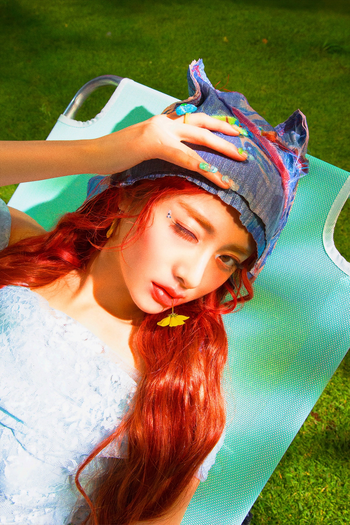 HUH YUNJIN (P)&(C) SOURCE MUSIC