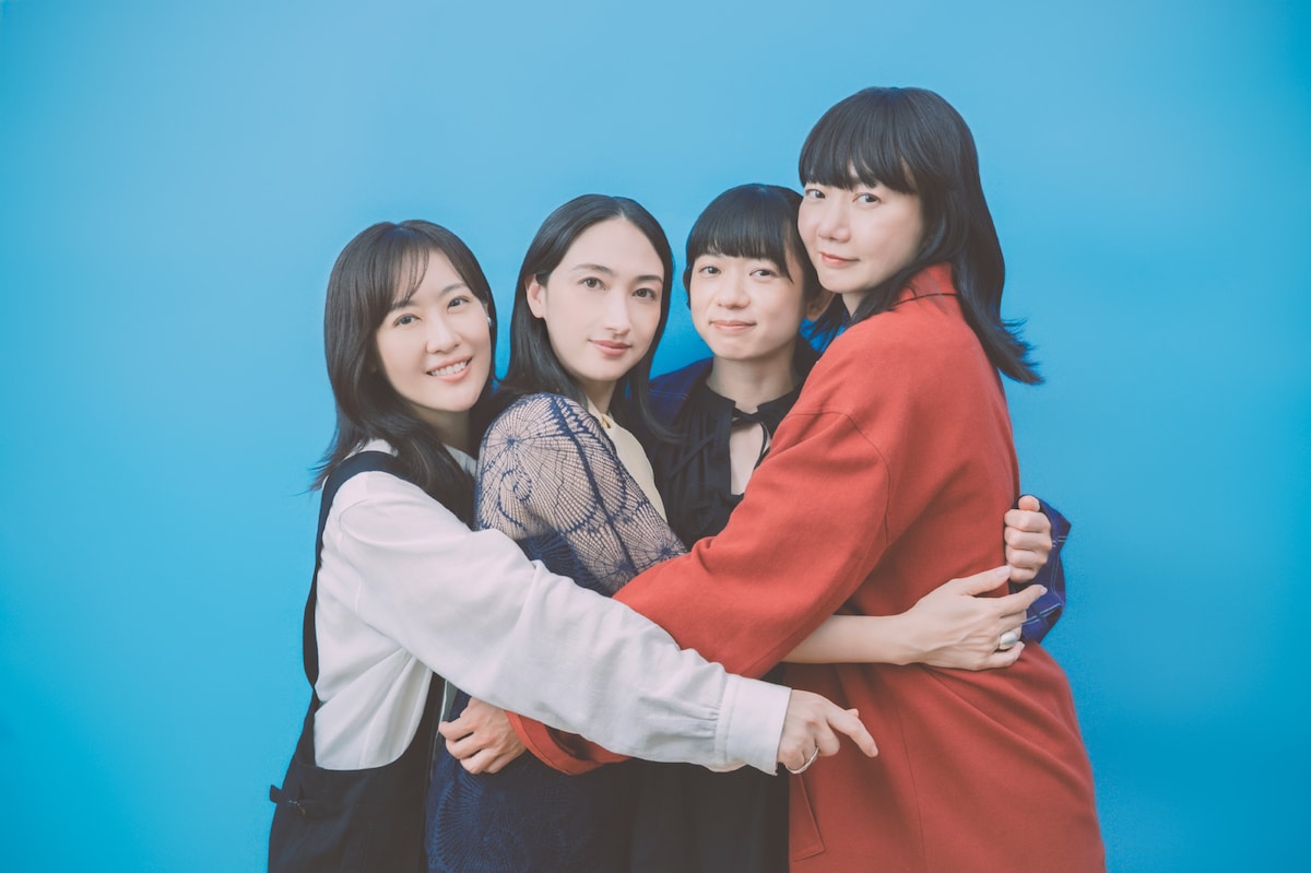 左から前田亜季、香椎由宇、関根史織、ペ・ドゥナ