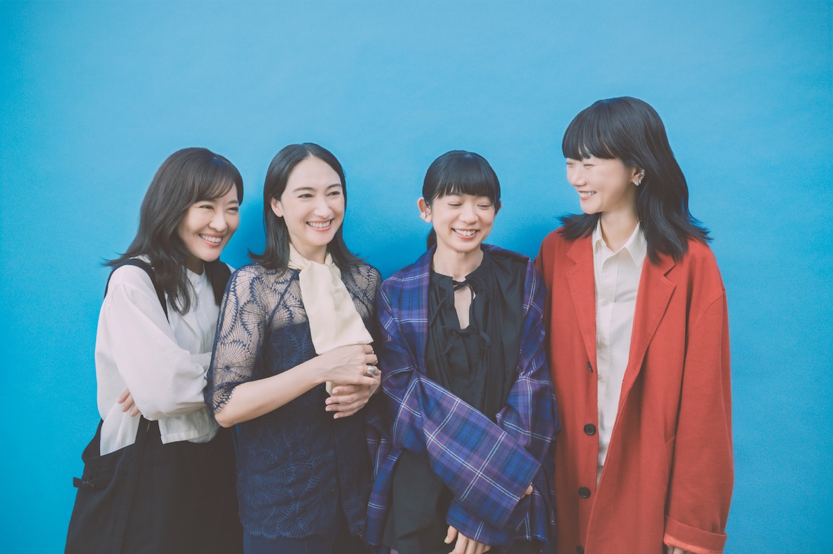 左から前田亜季、香椎由宇、関根史織、ペ・ドゥナ