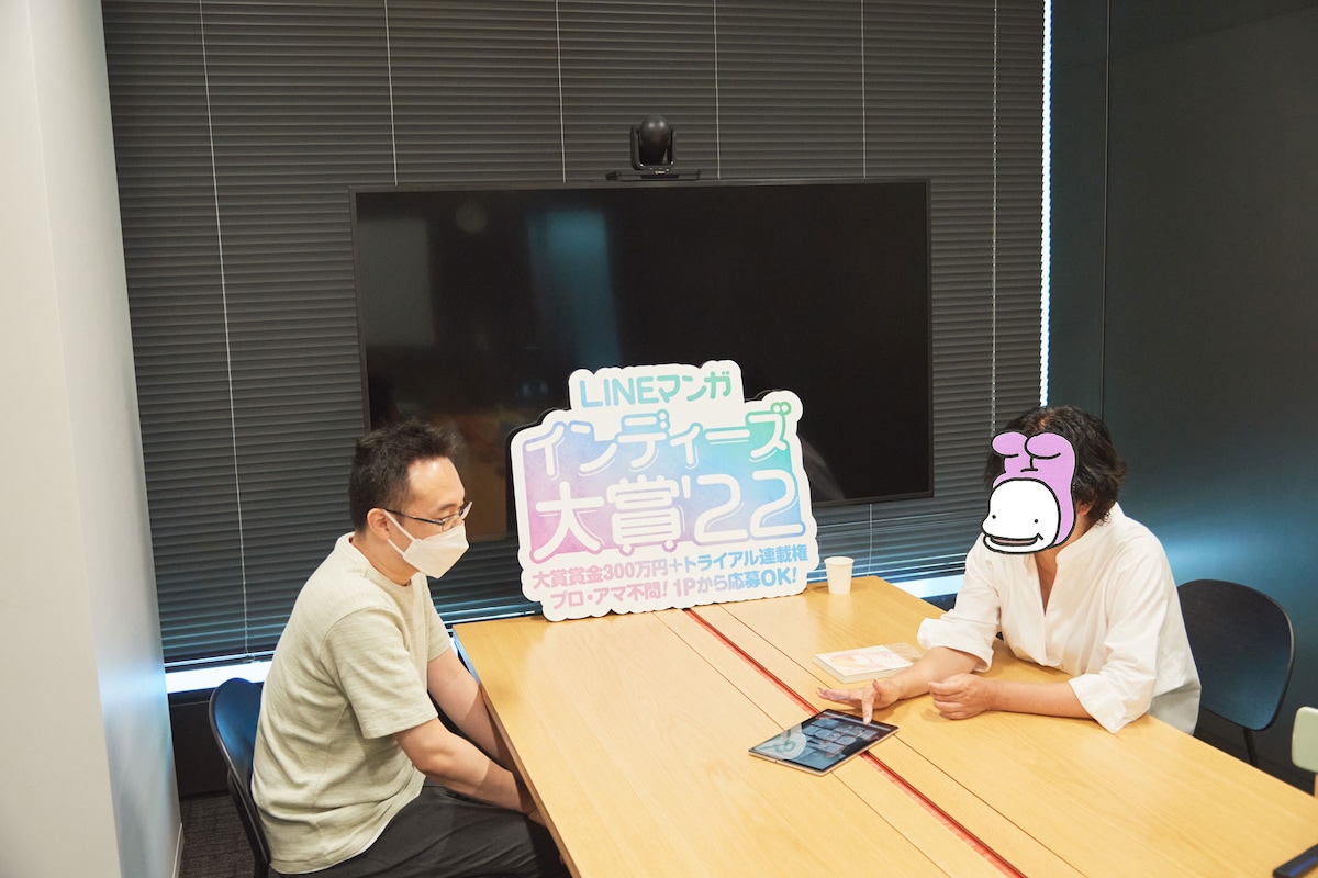 左から小林俊一、おかざき真里。