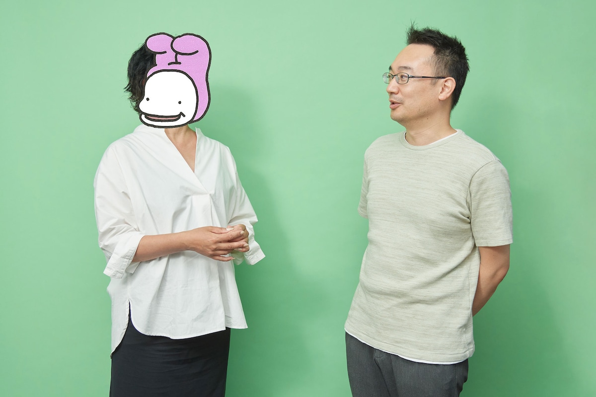 左からおかざき真里、小林俊一。