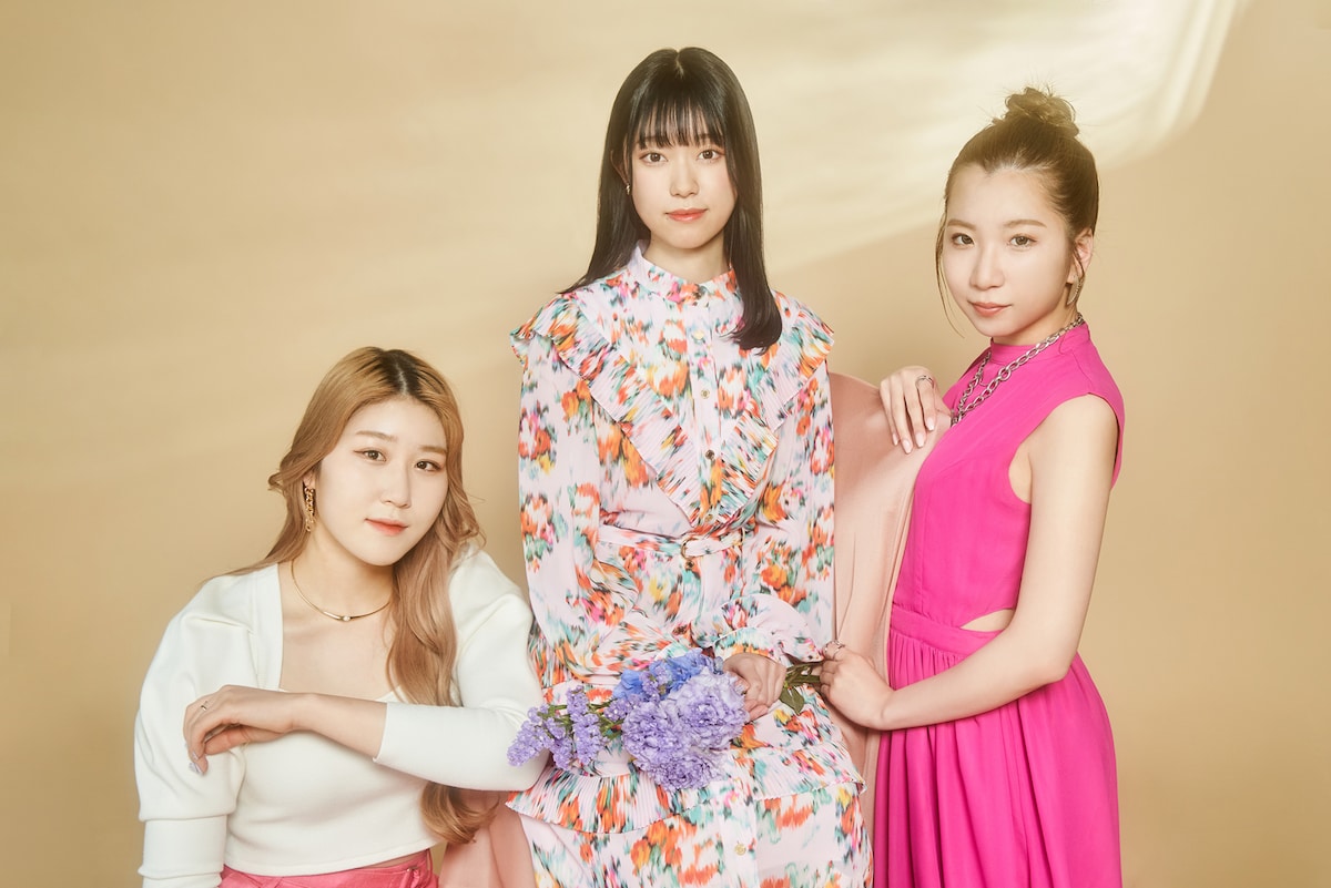 左からかれん、アサヒ、MAYU。